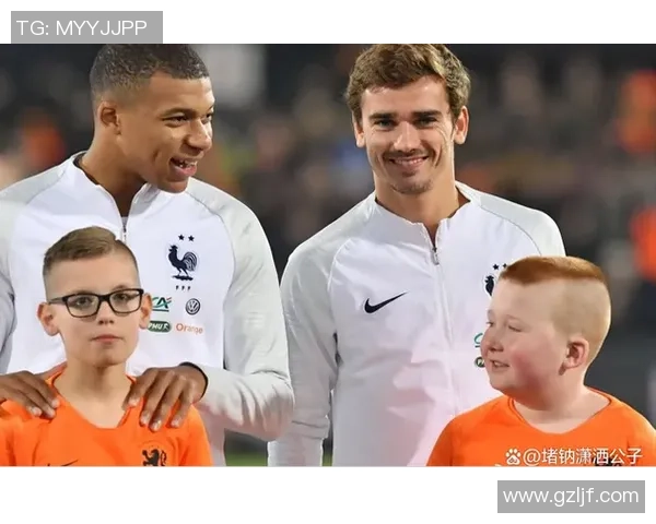 足球明星戴面罩的精彩瞬间与背后故事揭秘